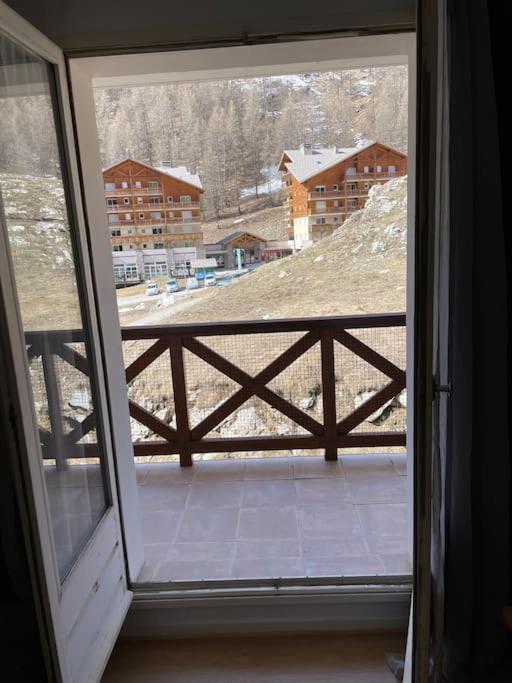 Allos, Logement Pieds Des Pistes, A 10 Minutes De La Base De Loisirs 外观 照片
