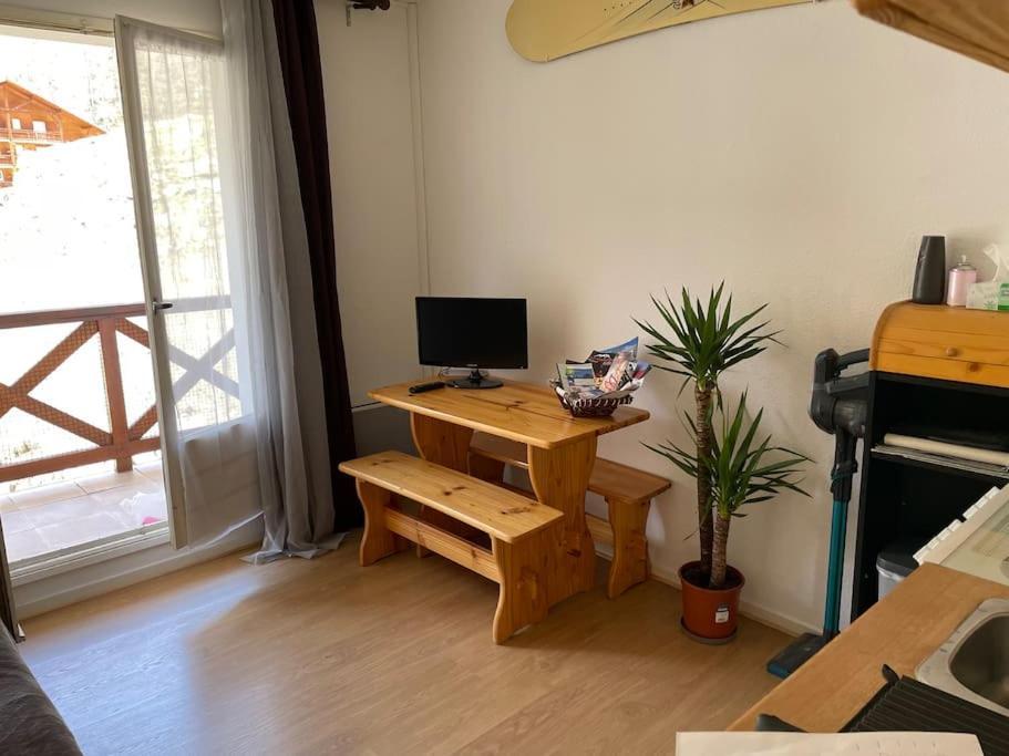 Allos, Logement Pieds Des Pistes, A 10 Minutes De La Base De Loisirs 外观 照片